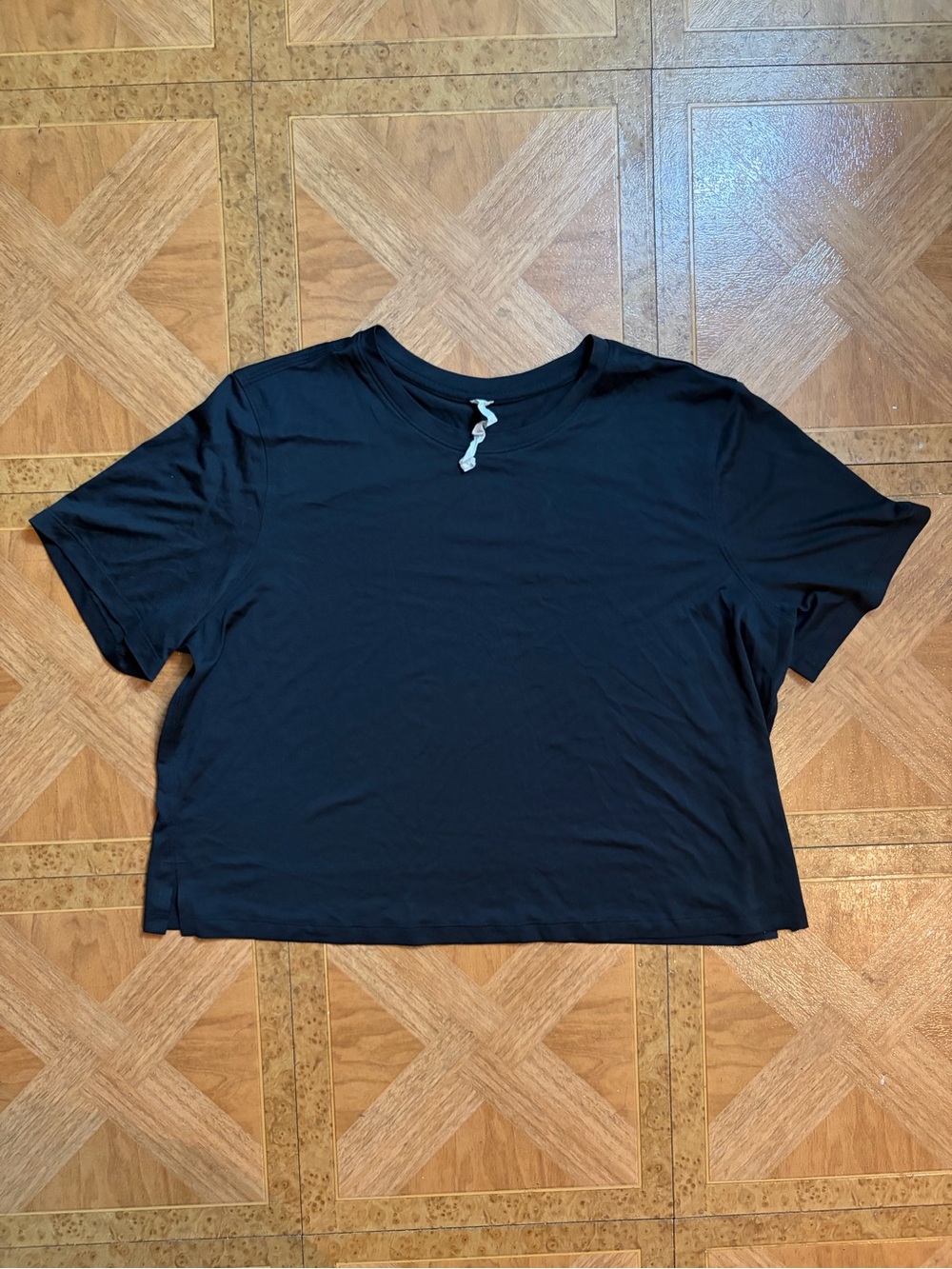 Lululemon athletica Ultralight Black Short-Sleeve Cropped Shirt Sz 10